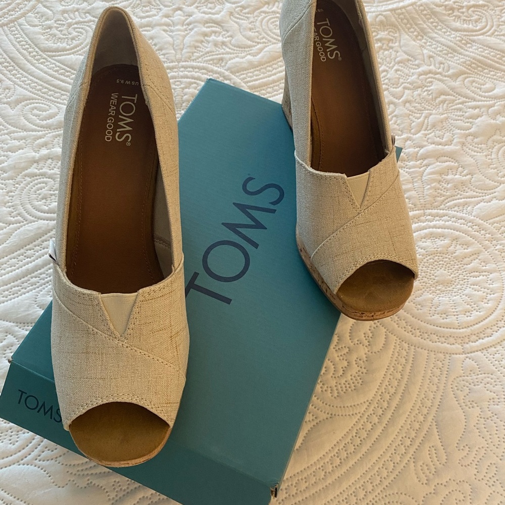 TOMS Women's Beige Peep Toe Wedges
